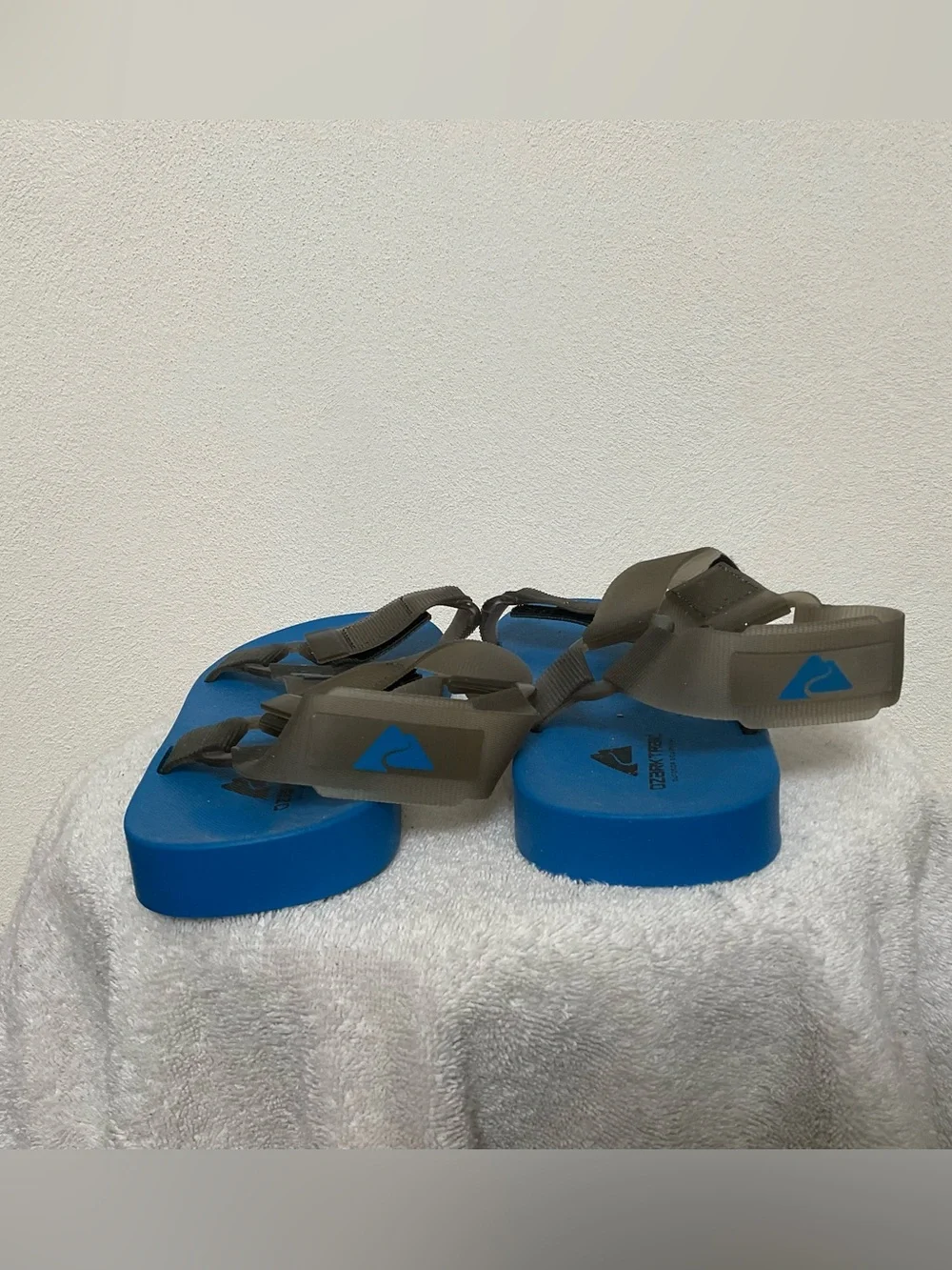 NWOT Ozark Trail Adventure Men's Adjustable Sandals Size 12 Water Pool